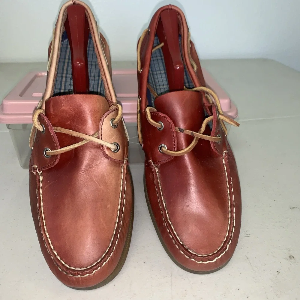 Sperry men gold
